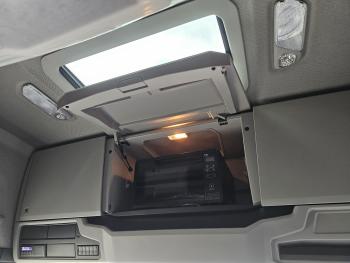 S660 V8 6x2/4 / 2 x PTO / PARKING COOLER / FULL AIR